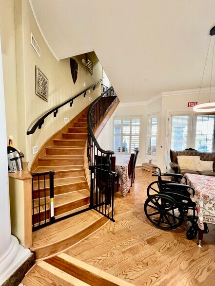 More Photos Of 21428 N 55th Ave, Glendale Assisted Living For Lease