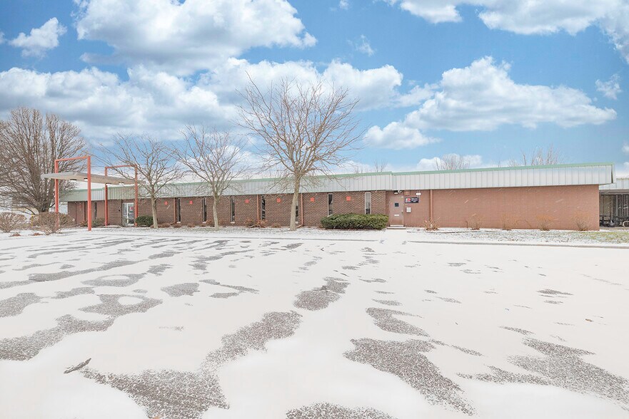 More Photos Of 1655 E 12th St, Mishawaka Manufacturing For Lease