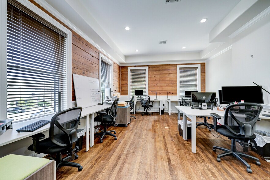 More Photos Of 1214 Elgin St, Houston Medical For Sale