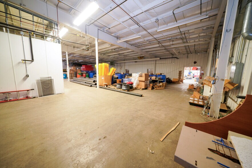 More Photos Of 248 Northport Ave, Belfast Manufacturing For Sale