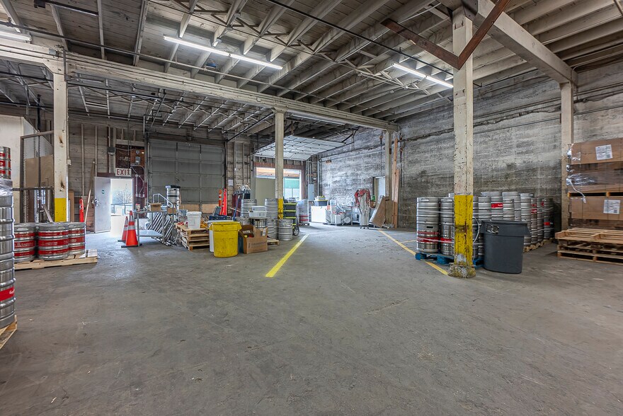 More Photos Of 2451 NW 28th Ave, Portland Manufacturing For Sale
