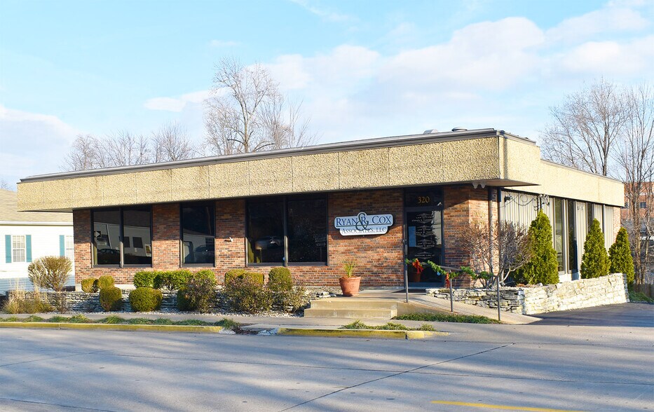 Primary Photo Of 320 N 5th St, Saint Charles Office For Sale
