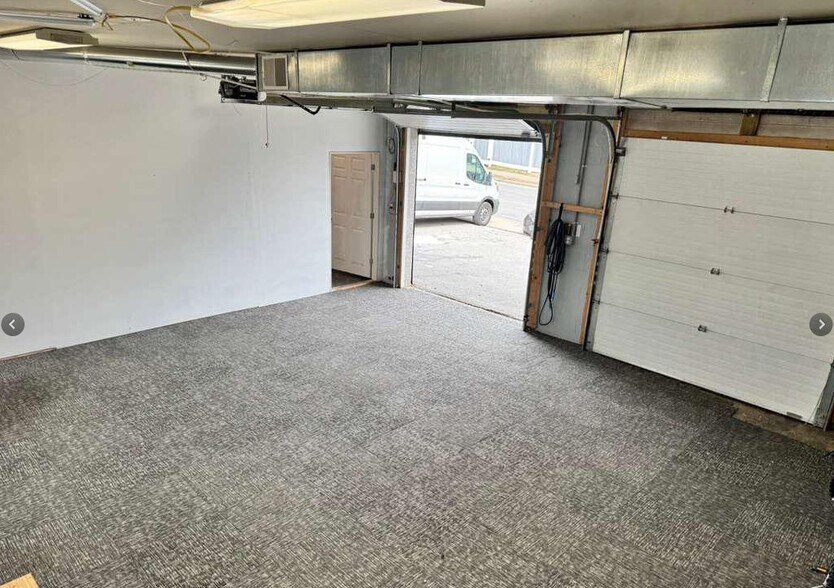 More Photos Of 250 E Cleveland Ave, Norwood Light Distribution For Sale