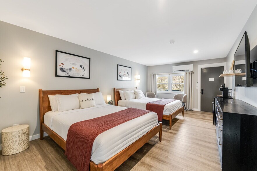 More Photos Of 4102 Soco Rd, Maggie Valley Hotel For Sale