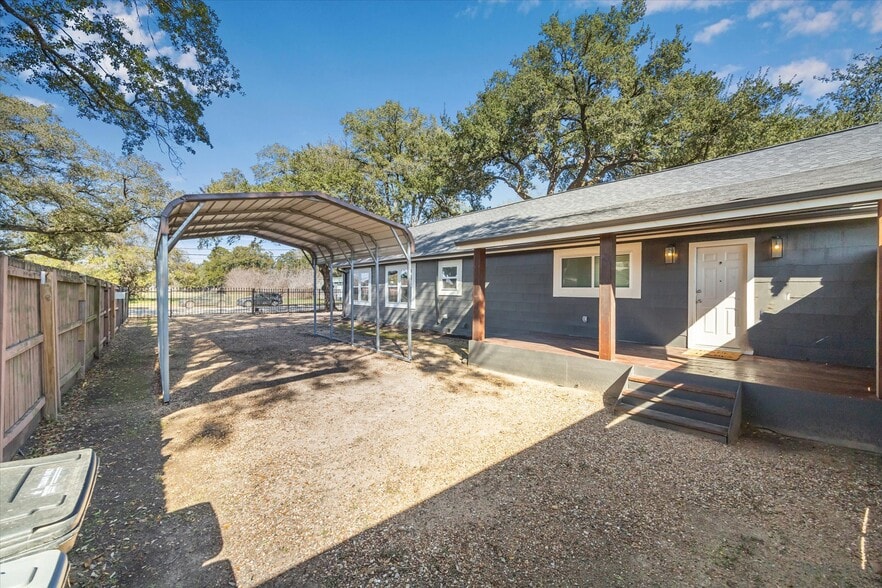 More Photos Of 5235 E 5th St, Katy Flex For Sale