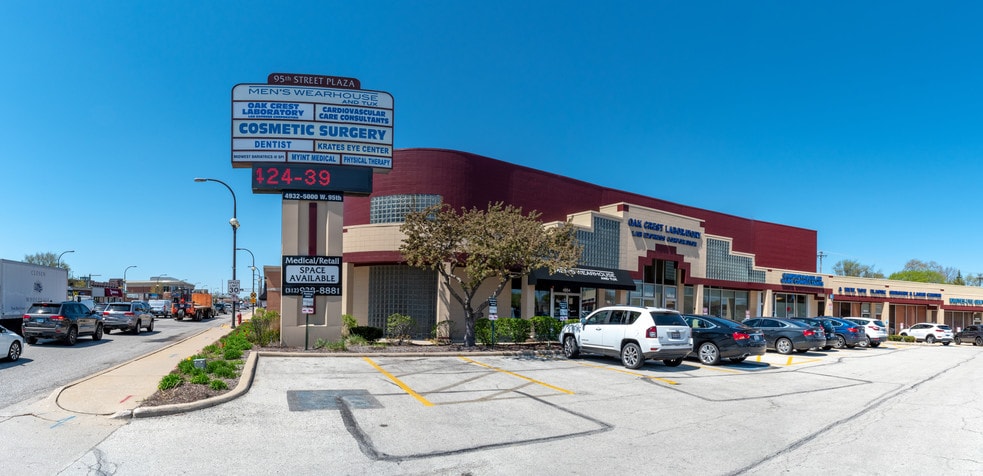 More Photos Of 4932-5000 W 95th St, Oak Lawn Unknown For Lease