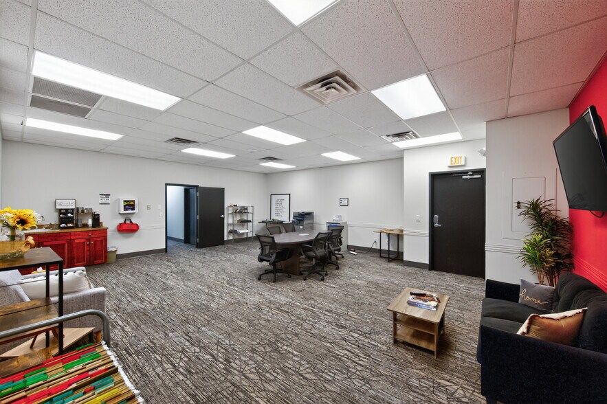 More Photos Of 32875 Solon Rd, Solon Medical For Sale