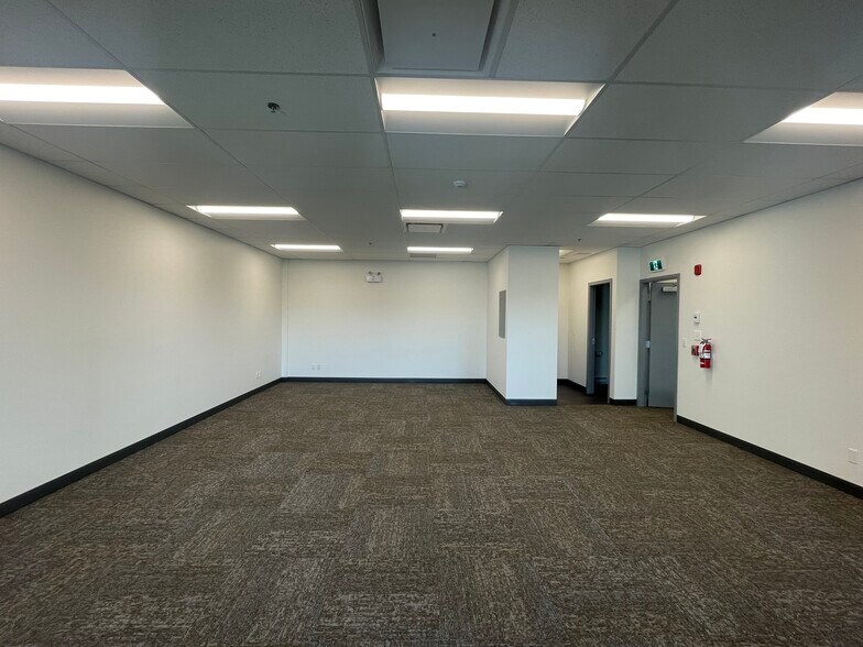 More Photos Of 950 Seaborne Av, Port Coquitlam Warehouse For Lease