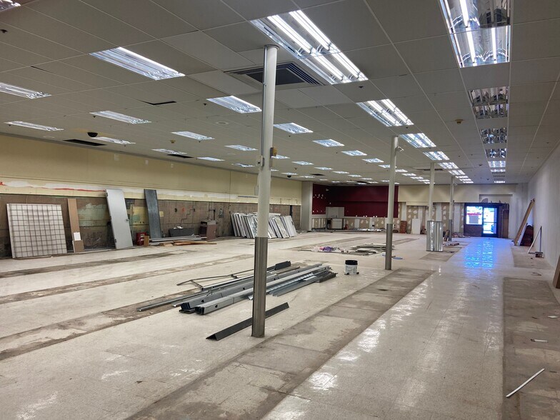 More Photos Of 611 Luzerne St, Scranton Storefront For Lease