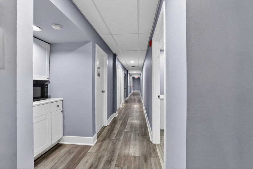 More Photos Of 1501 N Walnut St, Wilmington Office For Sale