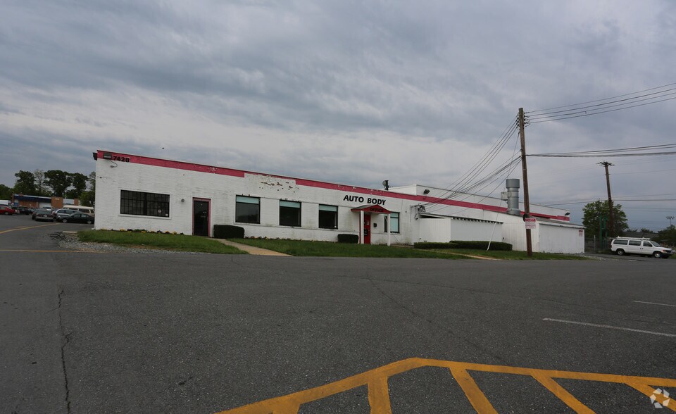 More Photos Of 7428 Westmore Rd, Rockville Service For Lease