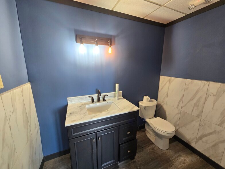 More Photos Of 9360 State Route 43, Streetsboro Auto Repair For Sale