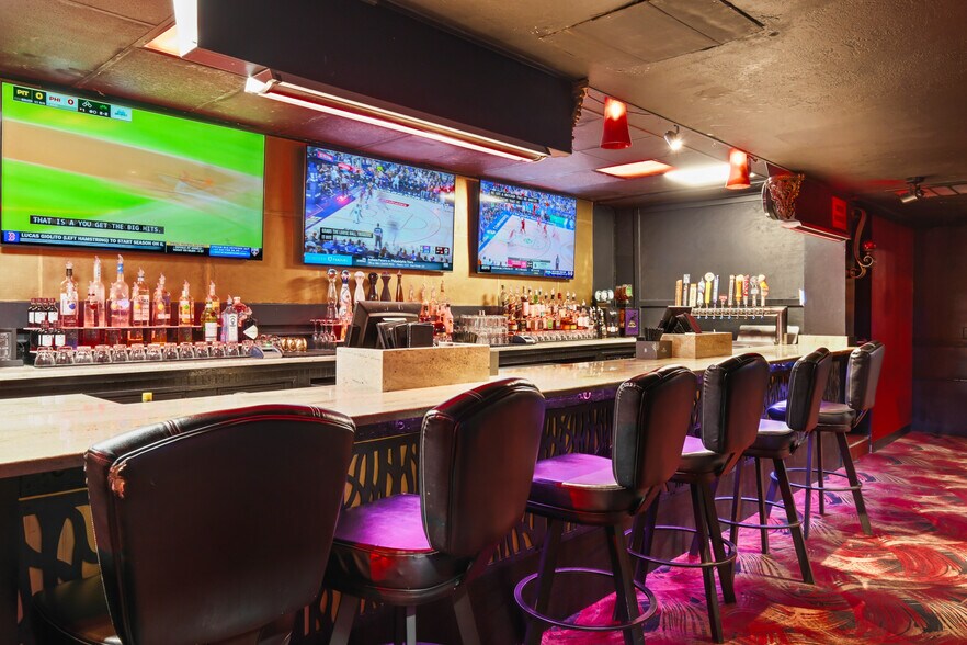 More Photos Of 12035 NE Glisan St, Portland Restaurant For Sale