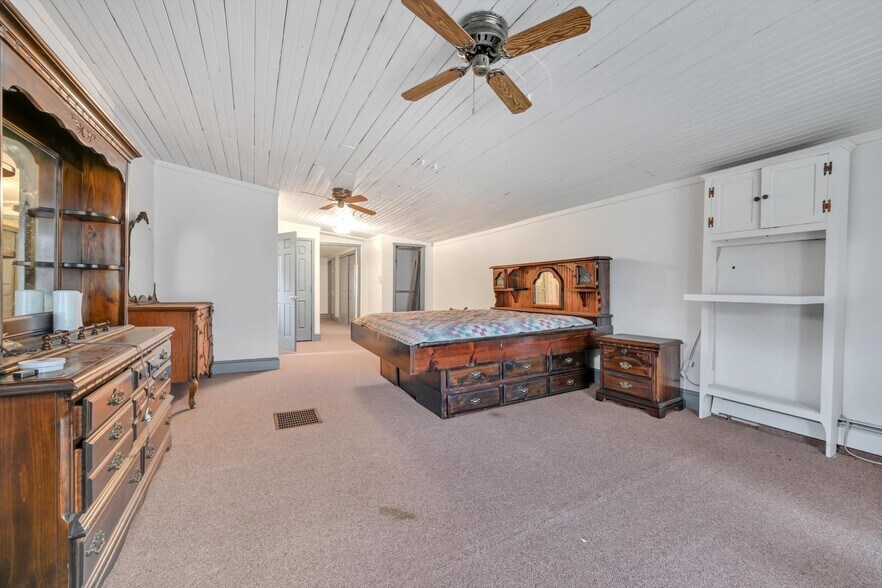 More Photos Of 349 Huffs Church Rd, Mertztown Restaurant For Sale