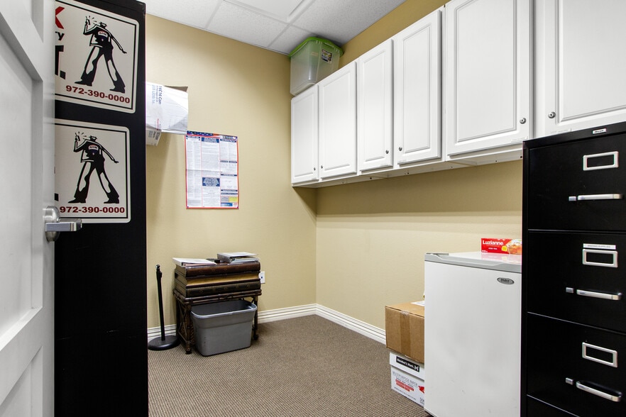 More Photos Of 301 S Watters Rd, Allen Office For Lease