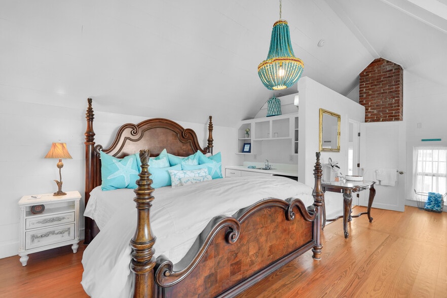 More Photos Of 21 Officers Row, Tybee Island Hospitality For Sale