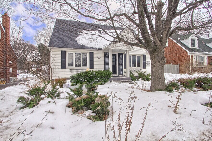 More Photos Of 187 Finch Ave W, Toronto Office Residential For Sale