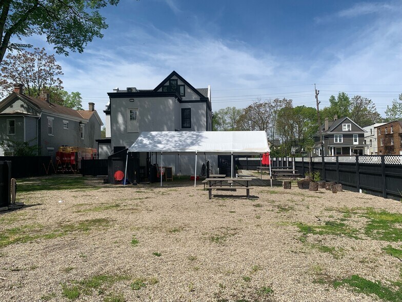 More Photos Of 4804 Whetsel Ave, Cincinnati Storefront Retail Residential For Sale