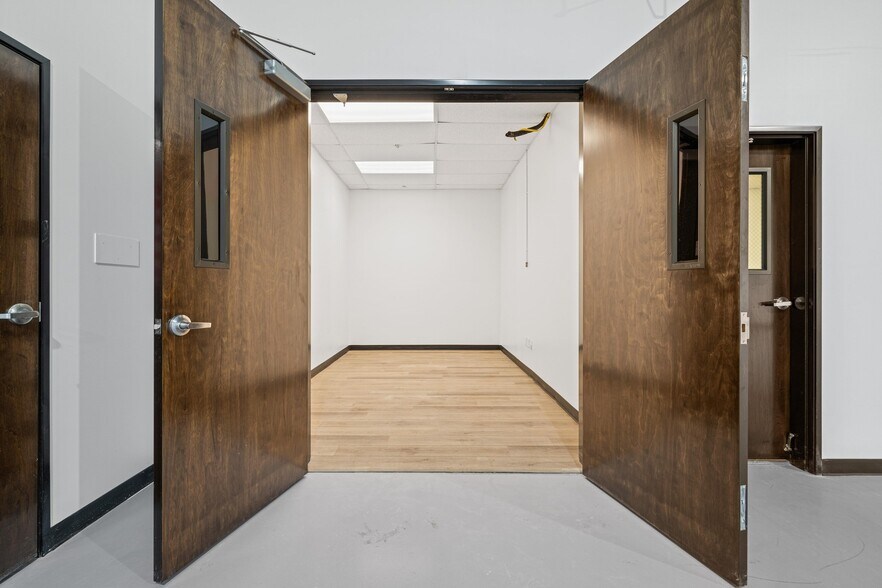 More Photos Of 190 N Bagdad Rd, Leander Unknown For Lease