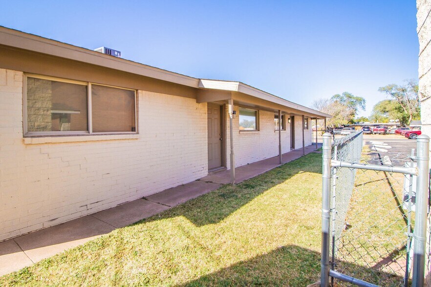 More Photos Of 1601 44th St, Lubbock Religious Facility For Sale