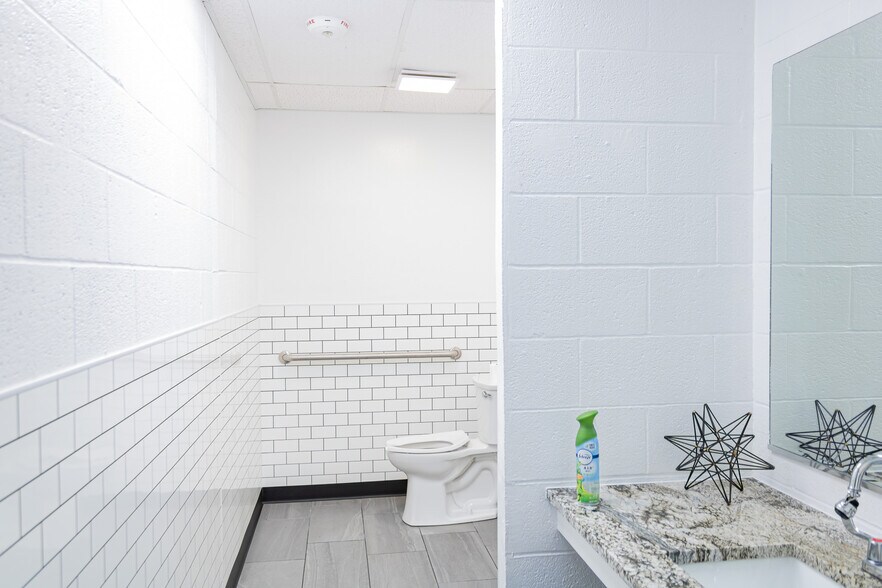 More Photos Of 900 W WM J Bryan Pky, Bryan Schools For Sale