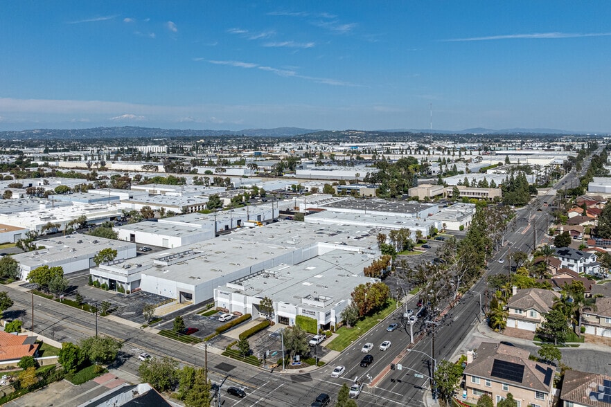 More Photos Of 17320 Marquardt Ave, Cerritos Warehouse For Lease