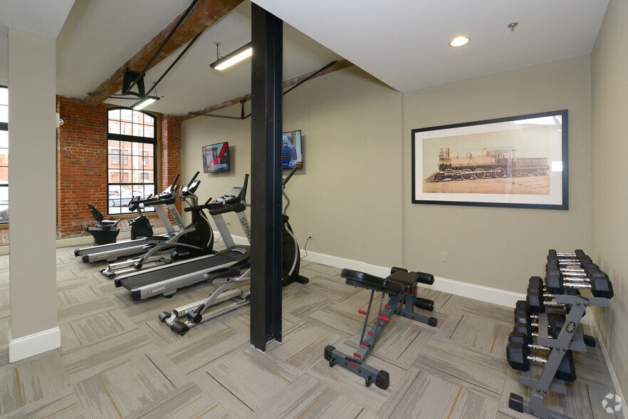 More Photos Of 12 Eagle St, Providence Apartments For Lease