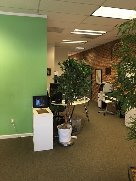 More Photos Of 308-324 G St, Antioch Storefront Retail Office For Lease