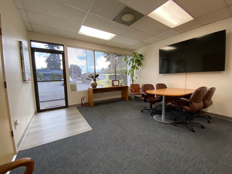 More Photos Of 903 E Main St, Auburn Office For Sale