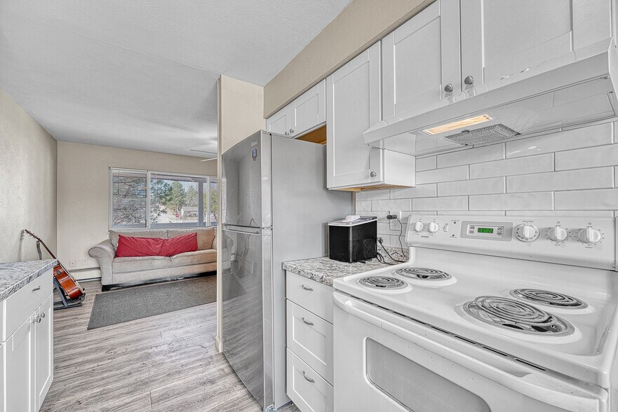 More Photos Of 490 E Elm St, Elizabeth Apartments For Sale