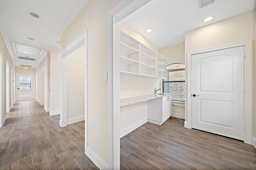 More Photos Of 21386 Provincial Blvd, Katy Medical For Sale