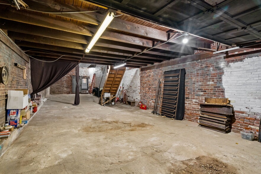 More Photos Of 3547 Kensington Ave, Philadelphia General Retail For Sale