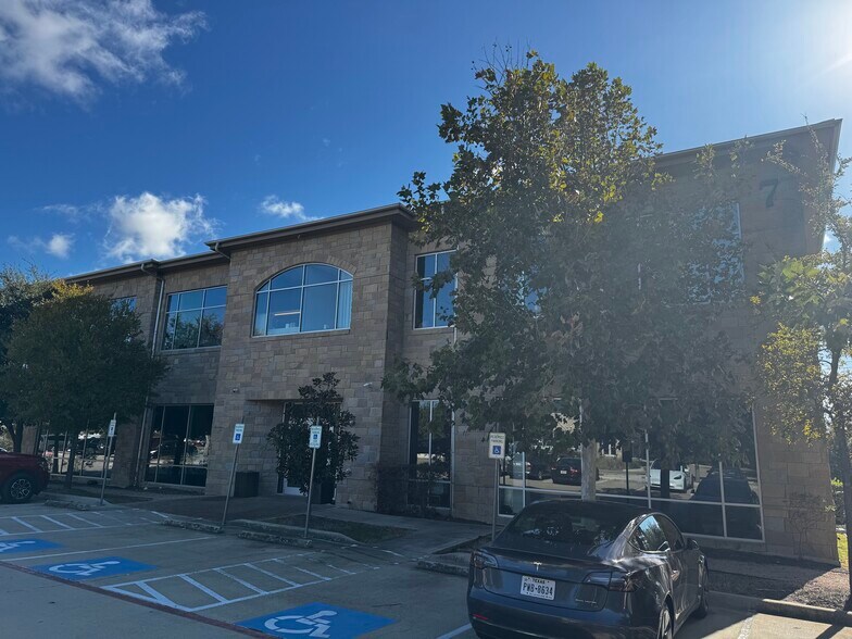 More Photos Of 5920 W William Cannon Dr, Austin Unknown For Lease
