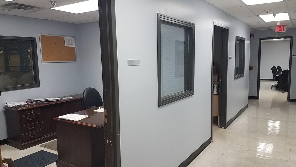 More Photos Of 917 J R Industrial Dr, Sanford Manufacturing For Lease