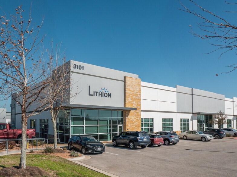 More Photos Of 3101 Eagles Nest St, Round Rock Flex For Lease