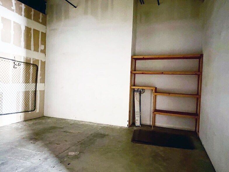 More Photos Of 77980 Wildcat Dr, Palm Desert Warehouse For Lease