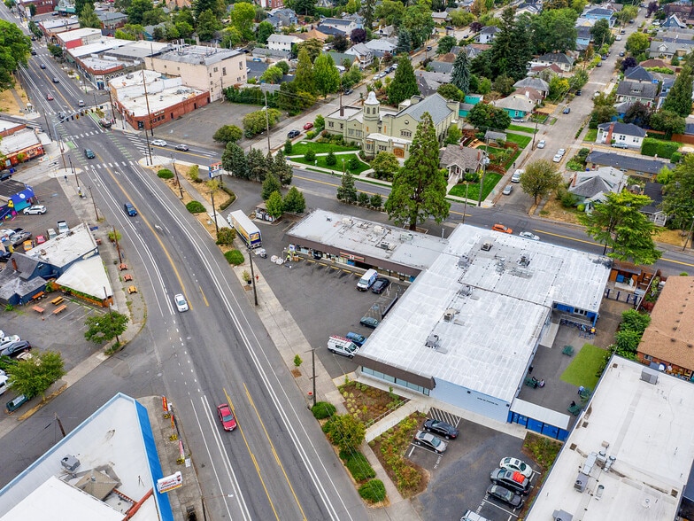 More Photos Of 6130-6144 SE Foster Rd, Portland Freestanding For Lease