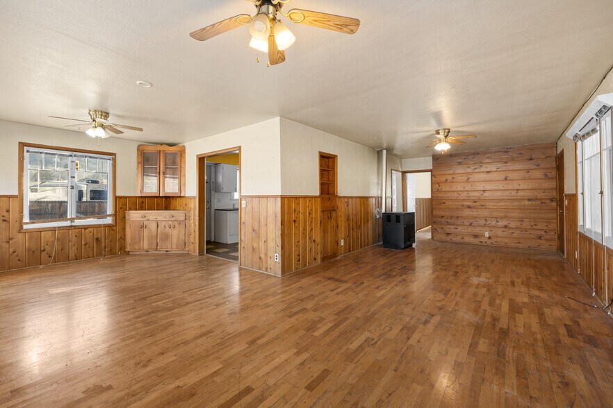 More Photos Of 175 Rogue River Hwy, Gold Hill Office For Sale