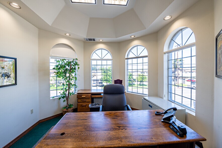 More Photos Of 16600 Woodruff Ave, Bellflower Medical For Sale