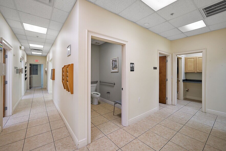 More Photos Of 3651 Lake Center Dr, Mount Dora Medical For Sale