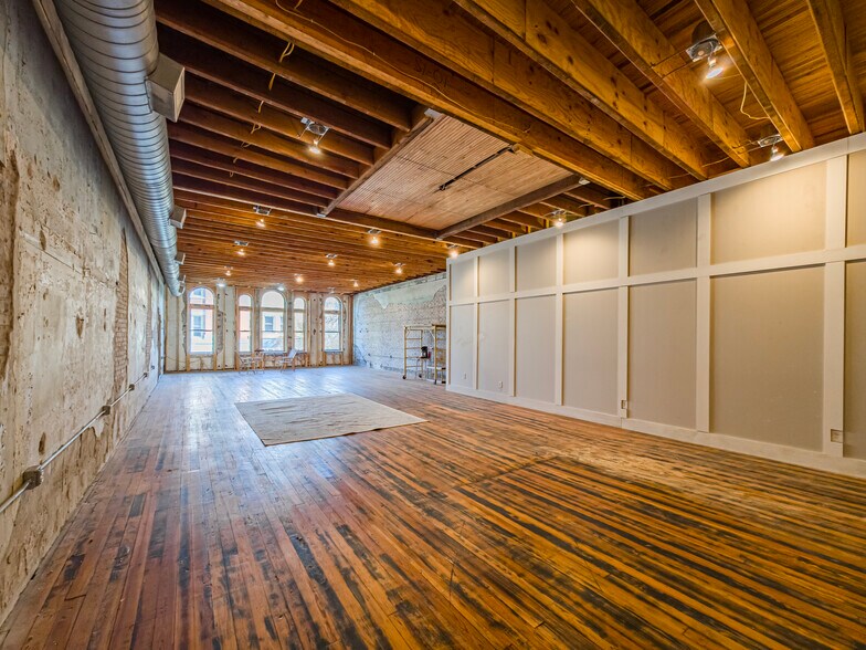 More Photos Of 134 N Patterson St, Valdosta Storefront Retail Office For Sale