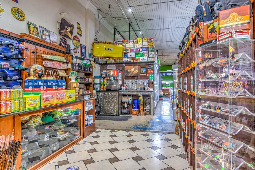 More Photos Of 305 8th St, Augusta Freestanding For Lease