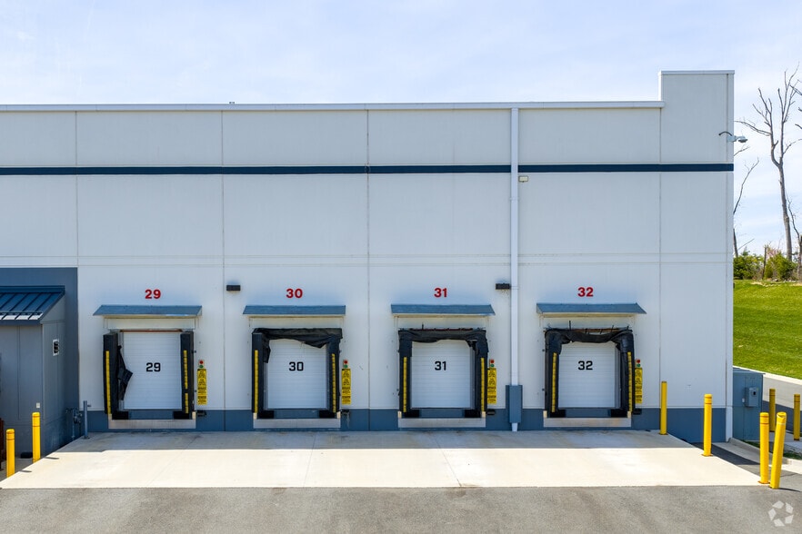 More Photos Of 7413 Cushing Rd, Manassas Refrigeration Cold Storage For Lease