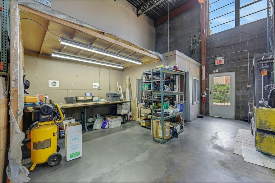 More Photos Of 370 Bergen Ave, Kearny Warehouse For Lease
