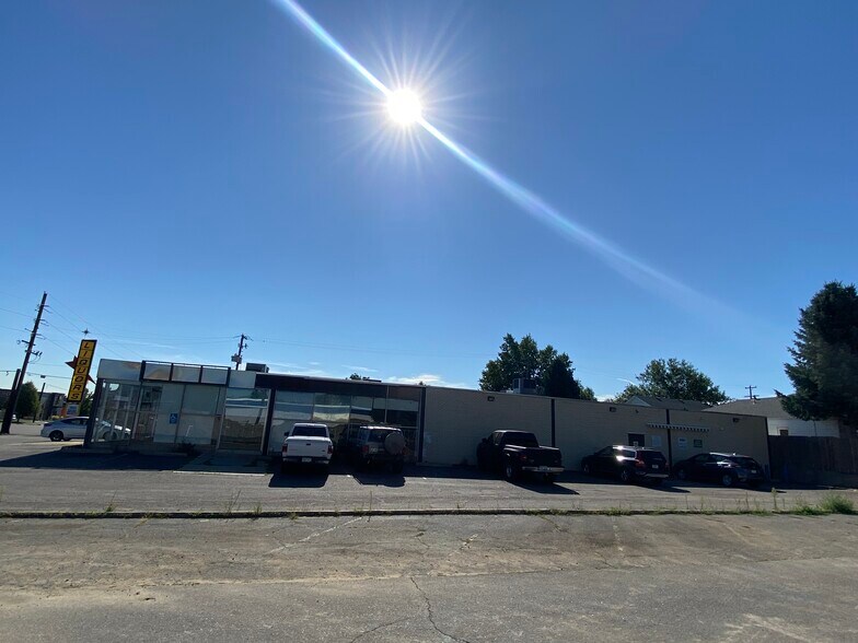 More Photos Of 5890-5892 W 44th Ave, Wheat Ridge Freestanding For Sale