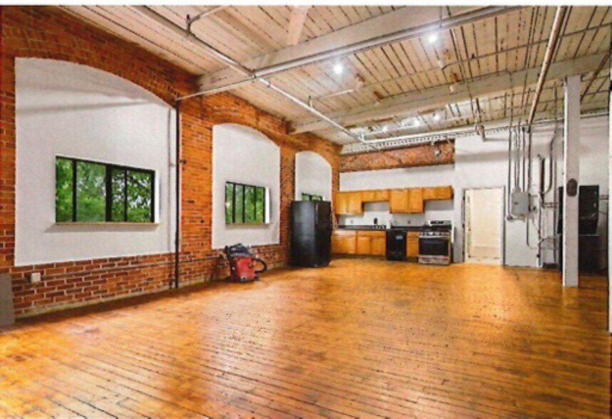 More Photos Of 669 Elmwood Ave, Providence Apartments For Sale