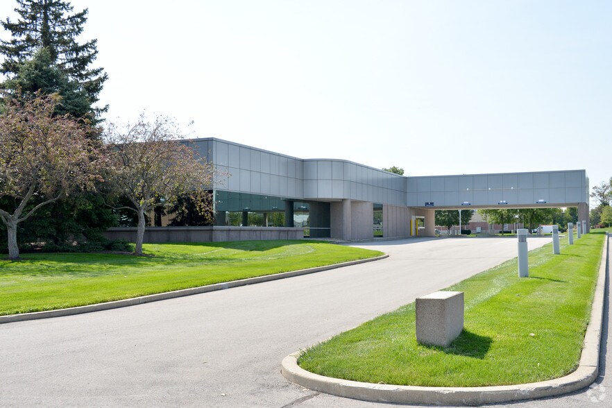 More Photos Of 3535 E 96th St, Indianapolis Office For Lease