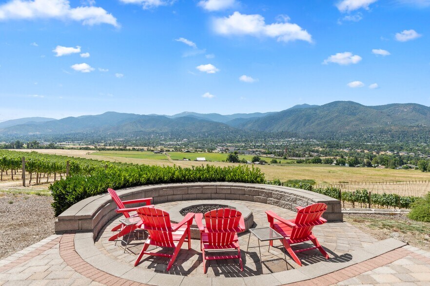 More Photos Of 1320 N Mountain Ave, Ashland Winery Vineyard For Sale