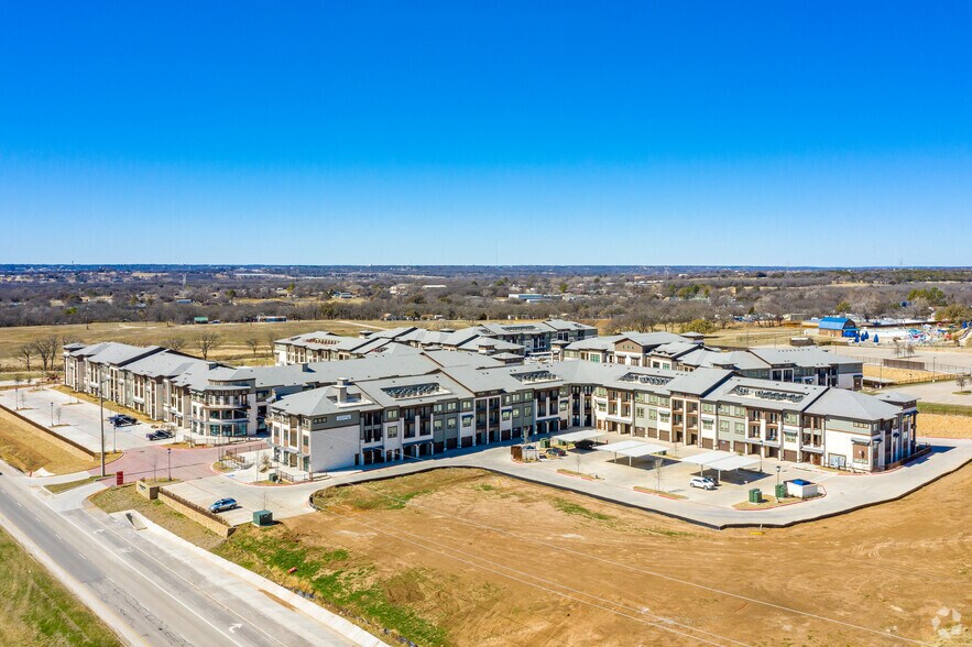 More Photos Of 900 Cinema Dr, Hudson Oaks Apartments For Lease