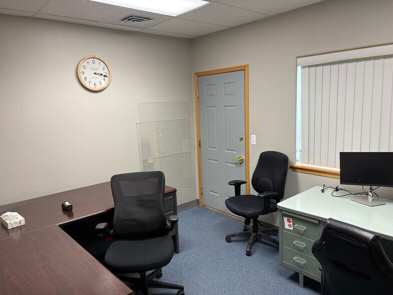 More Photos Of 6095 W Van Giesen St, West Richland Industrial For Sale